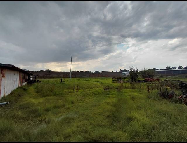 16,700M² VACANT LAND FOR SALE IN POMONA